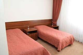 Гостиница Урарту Тюмень Стандартный двухместный номер с 2 отдельными кроватями-2
