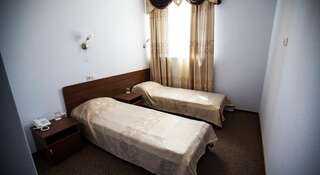 Гостиница Урарту Тюмень Бюджетный двухместный номер с 2 отдельными кроватями-1