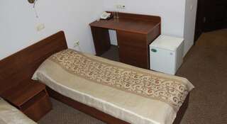 Гостиница Урарту Тюмень Бюджетный двухместный номер с 2 отдельными кроватями-6